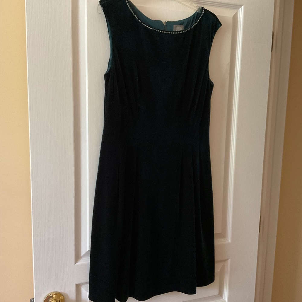 Vince Camuto green velvet dress
